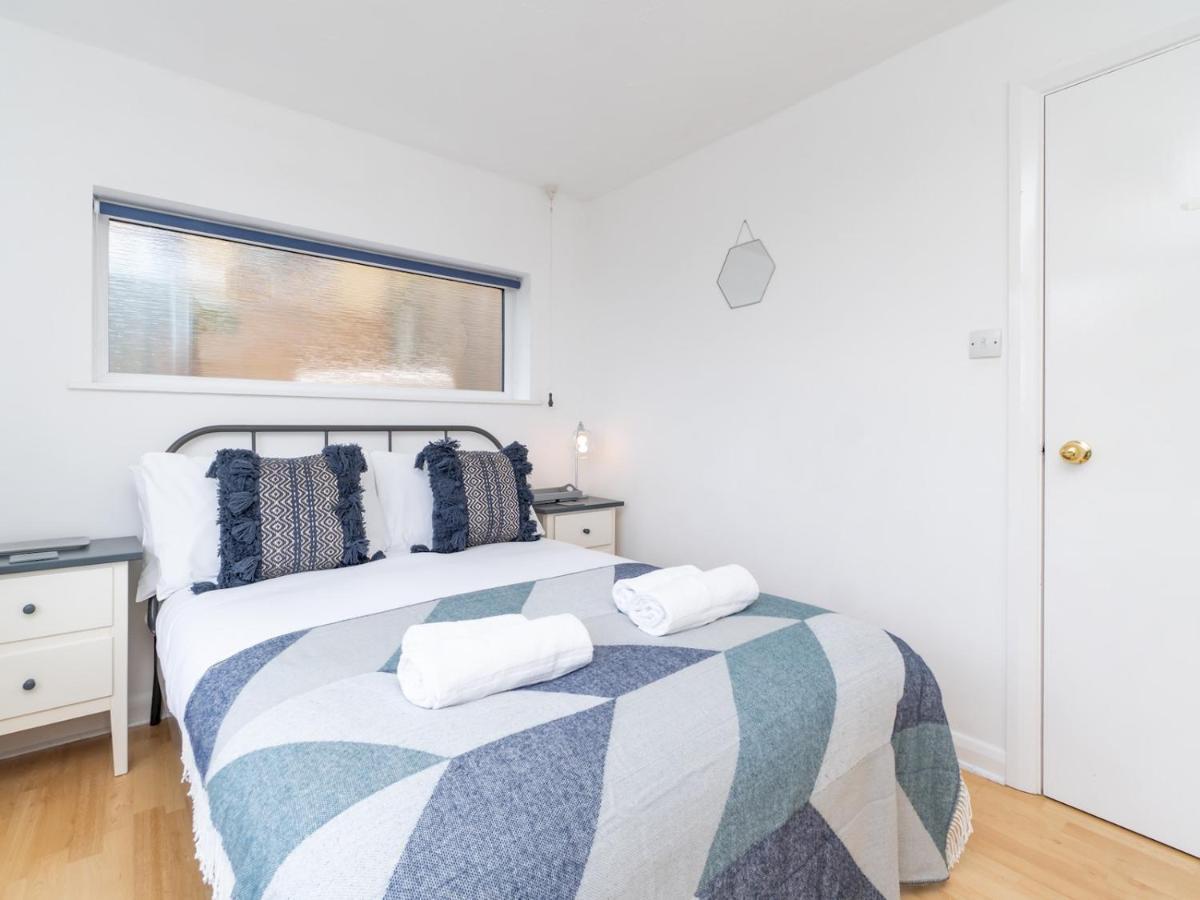 Pass The Keys One Bed Flat With Stunning Views And Free Parking Apartment Bath Exterior photo